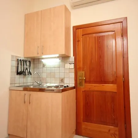 Studio Komiza 3035a 아파트 *